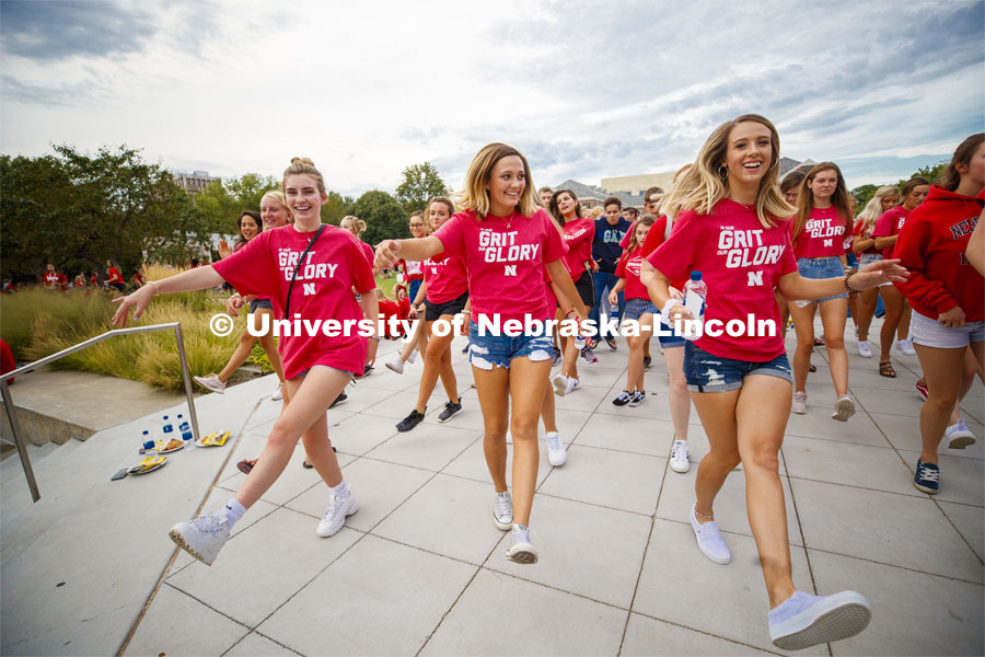 Big Red Welcome, Chancellor's BBQ for incoming freshman and new students on the greenspace by the Memorial Union. August 23, 2019. Photo by Craig Chandler / University Communication.