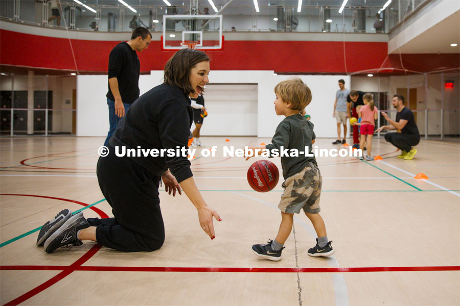 Itty Bitty Sports, a nationally recognized sports program, offered by Campus Recreation introduces 3-5 year olds to the wide world of sports. November 14, 2023. Photo by Matthew Strasburger / University Communication.