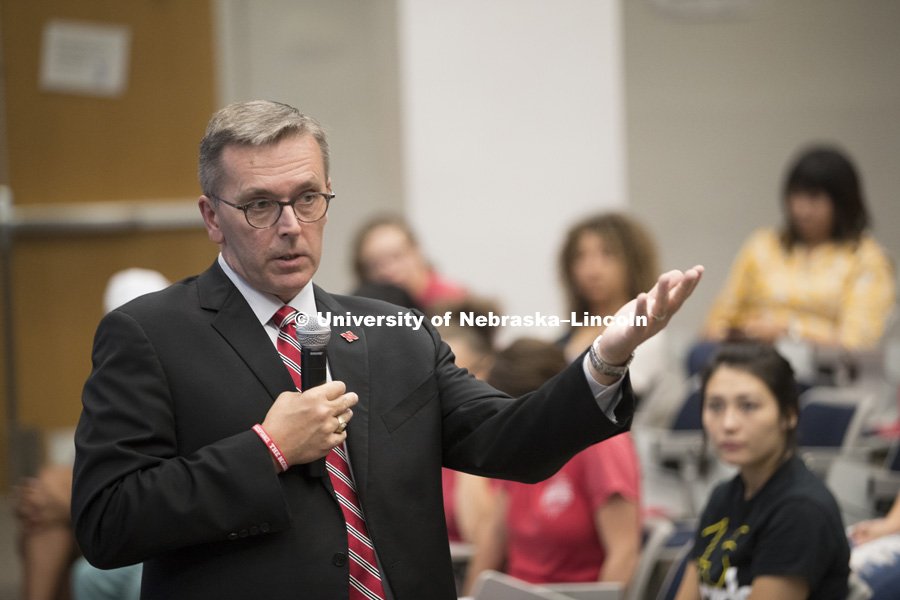 Chancellor Ronnie Green speaks to the Emerging Leaders class about his leadership style. September 9, 2016. Photo by Craig Chandler / University Communication Photography.