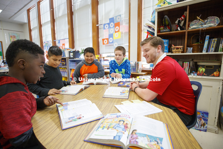 Brenden Trout student teaches fifth grade at Elliott Elementary in Lincoln.  February 20, 2018. Photo by Craig Chandler / University Communication.