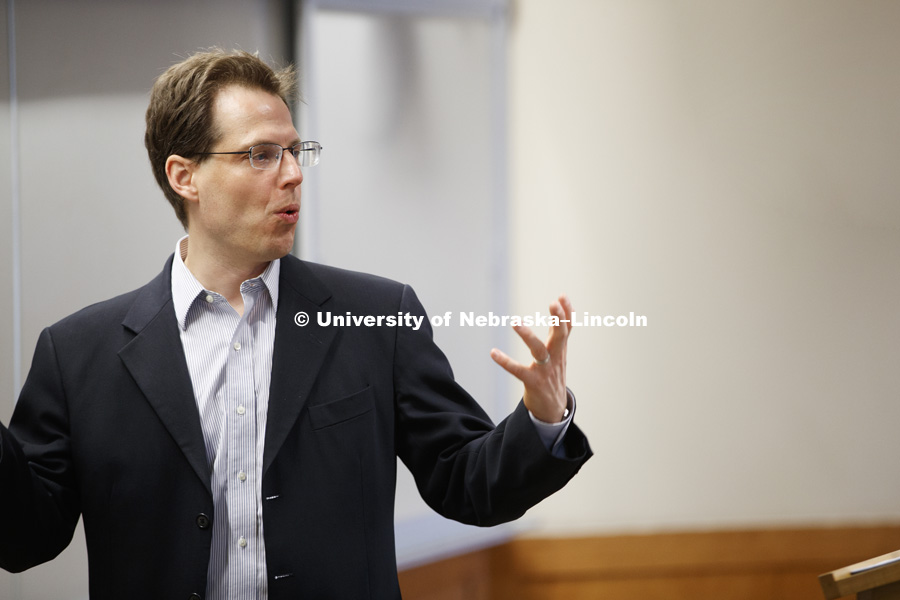 Eric Berger, Associate Dean and Professor of Law, is pictured teaching in the classroom. College of Law photo shoot. April 5, 2018. Photo by Craig Chandler, University Communication Photography.