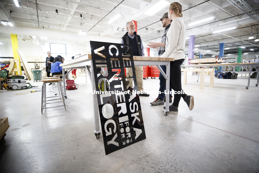 Museum Design students build a museum display at NIC Makerspace, honoring virologist Myron Brakke and his pioneering swinging-bucket rotor for the centrifuge. April 18, 2018. Photo by Craig Chandler / University Communication.