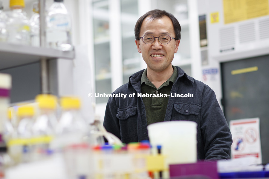 Jaekwon Lee, Professor, Biochemistry. Redox Biology Center photo shoot. October 11, 2018. Photo by Craig Chandler / University Communication.