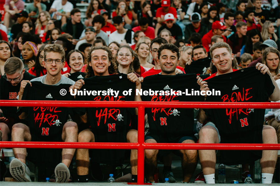 Students got to check out the 2019 Husker Football Team at the Big Red Welcome Boneyard Bash. The first 2500 students got a free slice of Valentino’s pizza, water, and a 2019 Official Boneyard t-shirt. August 24, 2019. Photo by Justin Mohling / University Communication.
