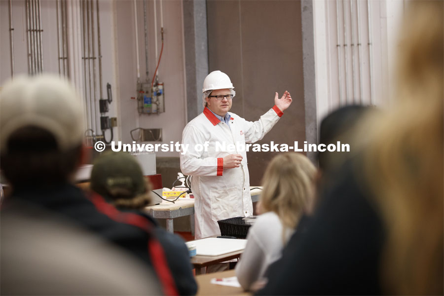 Professor Gary Sullivan leads the ASCI 100 Meats 2 course in a Processed Meats lab. The class made hotdogs and 4 varieties of sausage. February 27, 2020. Photo by Craig Chandler / University Communication.