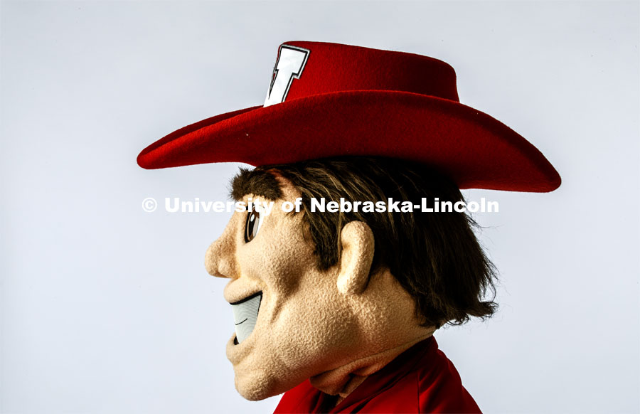 Herbie Husker shows us his profile in the photo studio. April 10, 2020. Photo by Craig Chandler / University Communication.