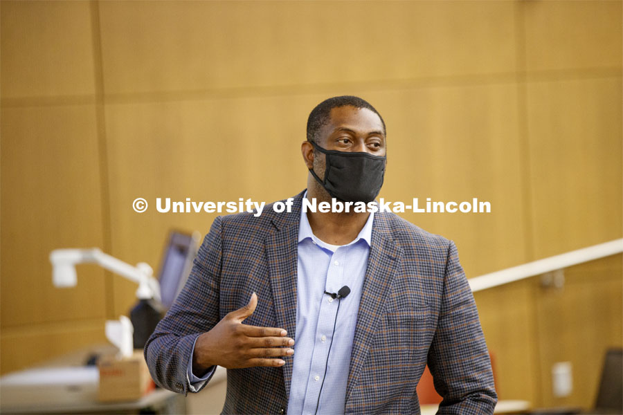 Uche Jarrett teaches Intro to International Economics in the College of Business. First day for in-person learning for the fall semester. August 24, 2020. Photo by Craig Chandler / University Communication.
