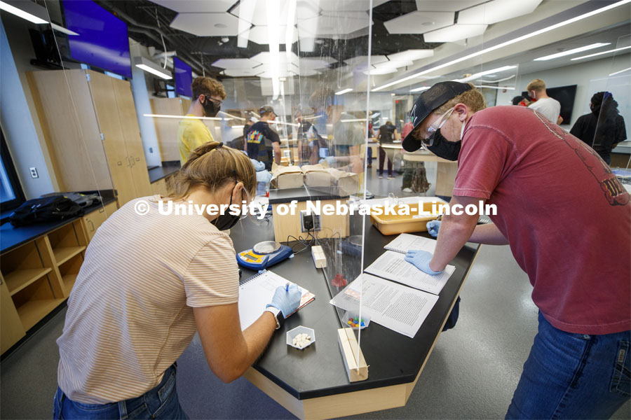 Chemistry 105 lab. First day for in-person learning for the fall semester. August 24, 2020. Photo by Craig Chandler / University Communication.