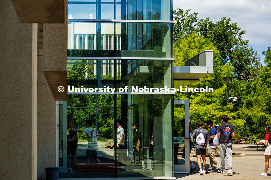 250625_NSE_256.jpg NSE groups walk into Adele Coryell Hall Learning Commons for their next session called “Husker Pow