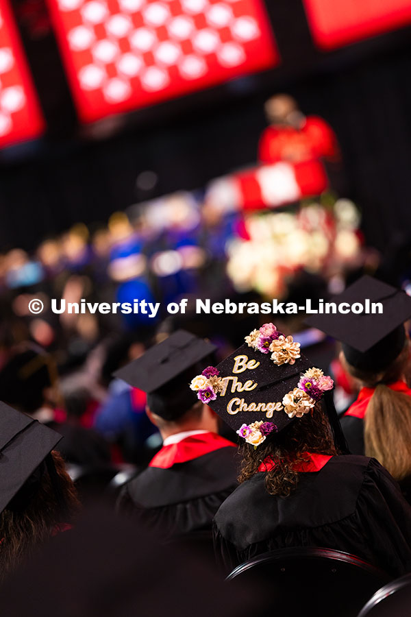 250816_Commencement_3574.jpg Sierra Klein's cap reads "Be the change," and is decorated with pink and white flowers. Summer Comme