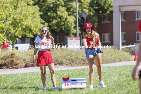 Tenley Simmons, a sophomore from Minneapolis, Minnesota, right, and Kate Aleknavicius, a sophomore f