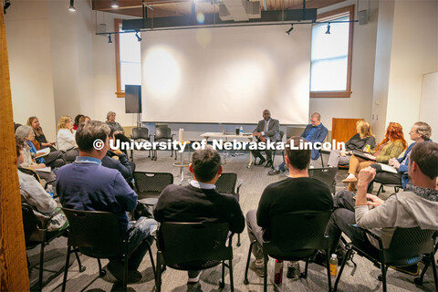 Chancellor Rodney D. Bennett talks with College of Architecture faculty and staff at the College of 
