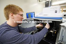 Students working in a lab in the Scott Engineering Center. Mechanical and Materials Engineering phot