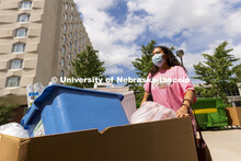 Gianna Smith, an Emerging Leader from Omaha, moves in Sunday. Early arrival move-in for sorority rus