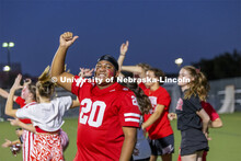 Derek Thomas with Triad 5 – Kappa Kappa Gamma, Phi Kappa Theta and Phi Mu cheer before the start o